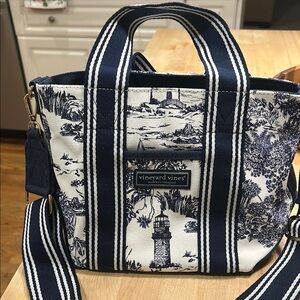 Vineyard Vines Navy and White Tote Bag